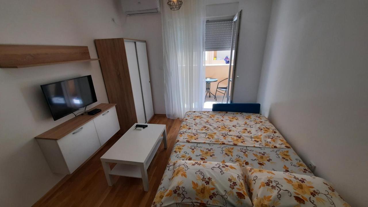 Apartman Seka Apartment Podgoriţa Exterior foto