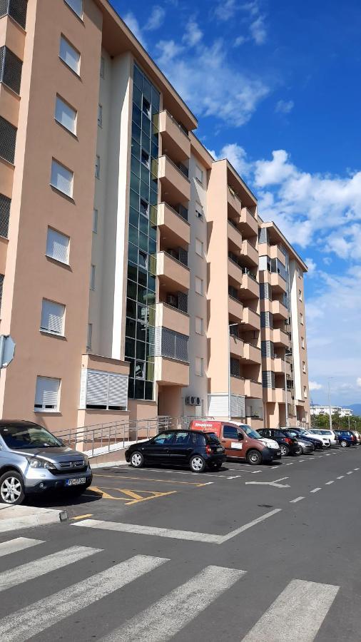 Apartman Seka Apartment Podgoriţa Exterior foto